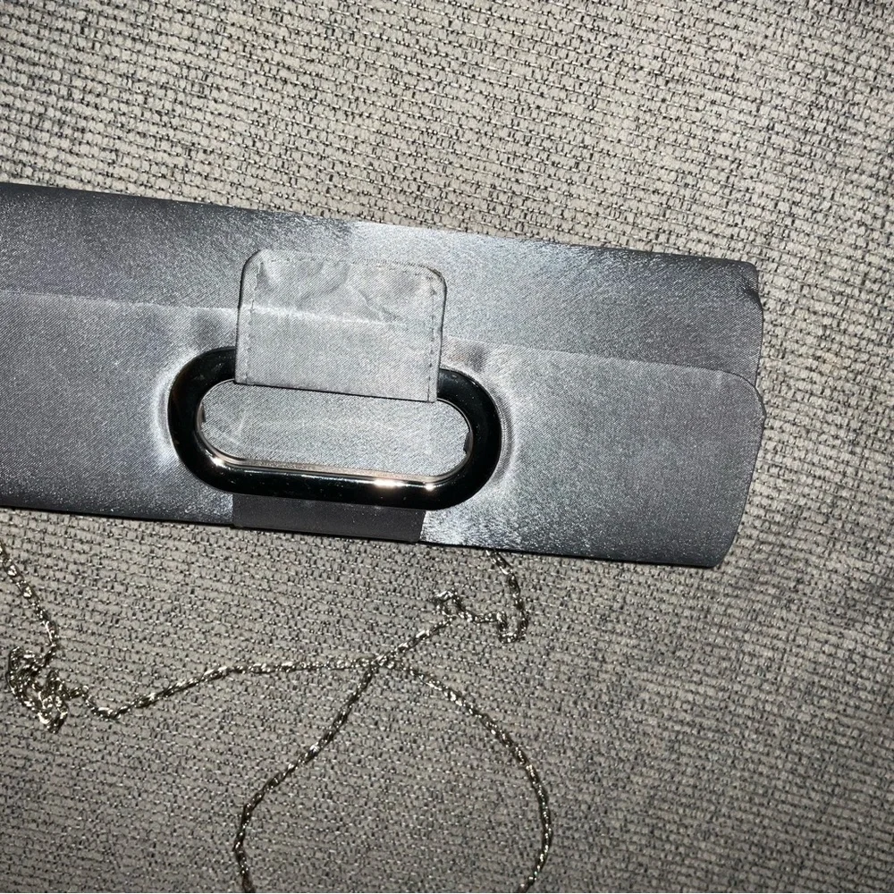 Clutch - Picture 2 of 4